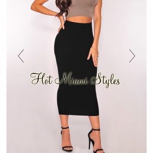 Black Midi Skirt (Size Medium)